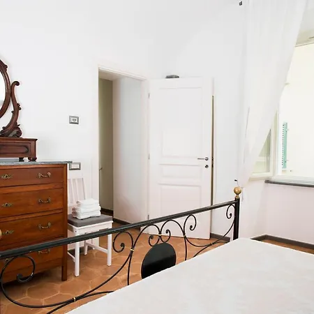 Apartment Domus Festina Lente