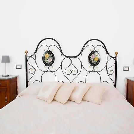 Domus Festina Lente Apartment